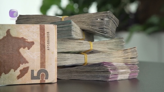 Bank olmayan kredit təşkilatlarinda faizlər nəyə əsasən müəyyən edilir?